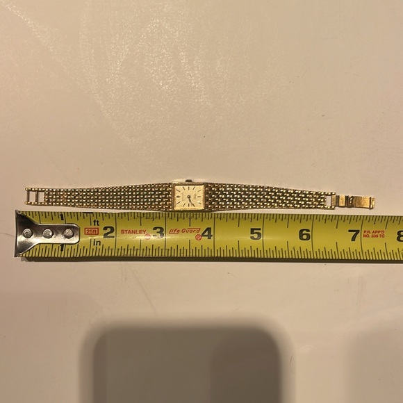 Wittnauer Romance Vintage Womens Gold Tone Watch Needs Battery - Picture 9 of 10